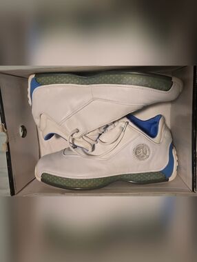 Jordan XVIII Men's White and Blue Low-Top Basketball Shoes